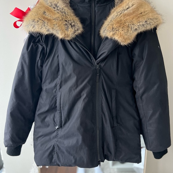 Aritzia Babaton Harrison Parka Black - Picture 6 of 6